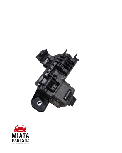 MX5 NC Rear Softtop Lock (Used)